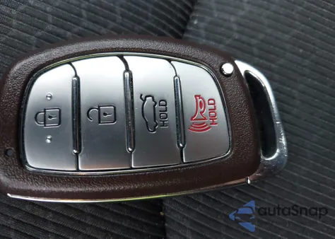 2018 Hyundai Elantra Value Edition z USA, uszkodzony, nr VIN 5NPD84LF4JH324154